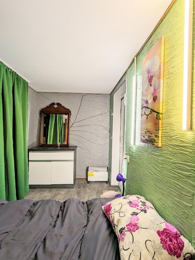 צ'יסינאו Bern Hostel מראה חיצוני תמונה